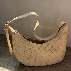 Elegant Cream Woven Shoulder Bag